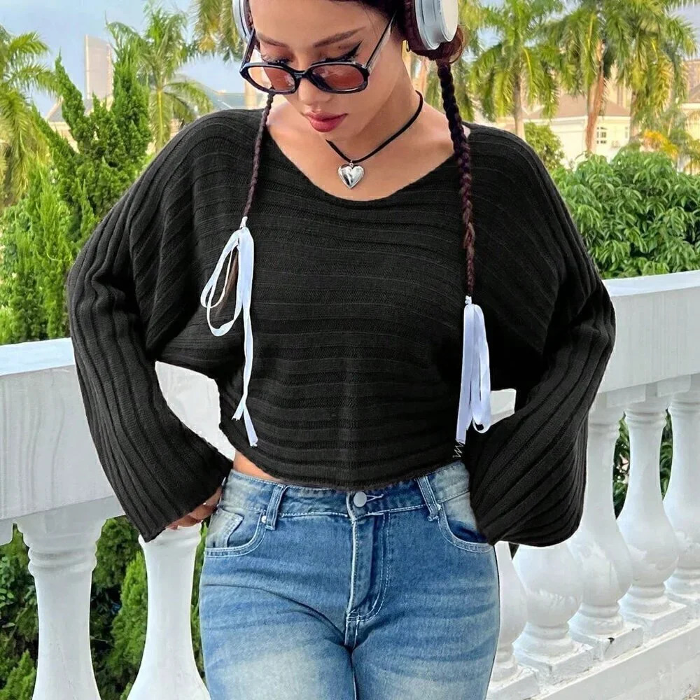 Black Casual Women's Solid Color Short Batwing Sleeve Sweater - Picture 6 of 7